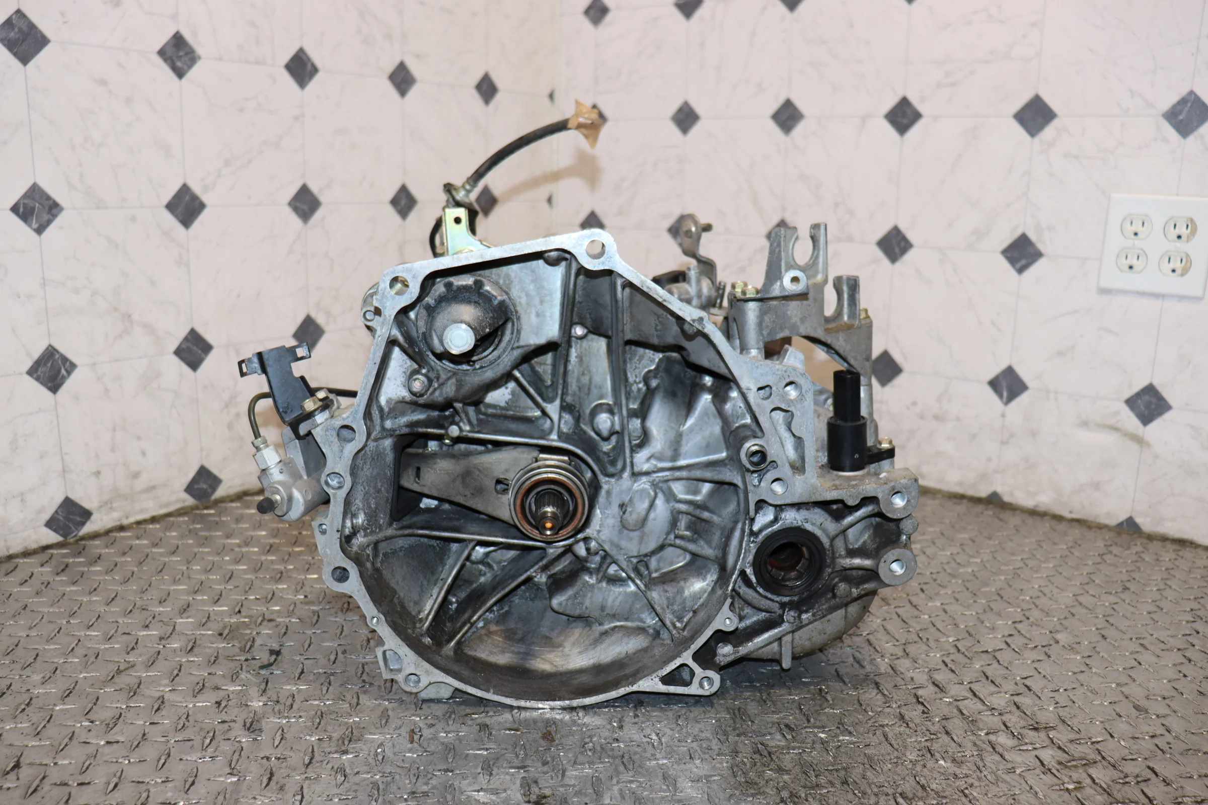 2001 2002 2003 2004 2005 Honda Civic 1.7L 5 Speed Manual Transmission JDM D17A OEM - Image 3